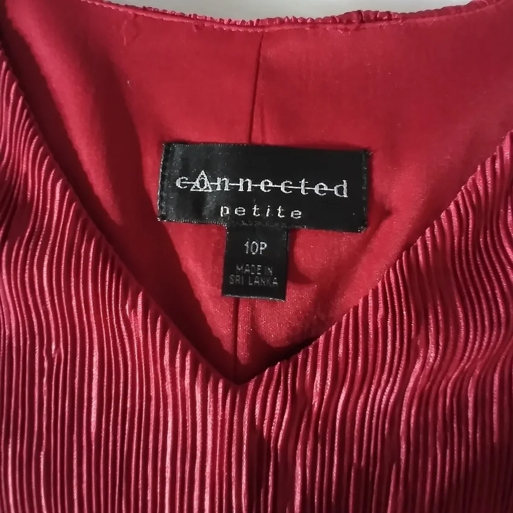 Connected red layered dress - Picture 7 of 9